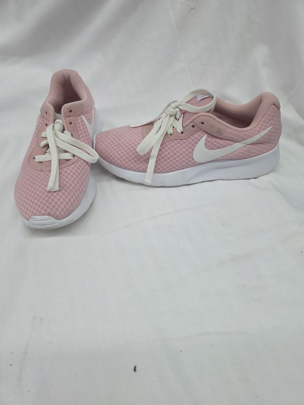 Nike Tanjun Pink and White Mesh Sneakers